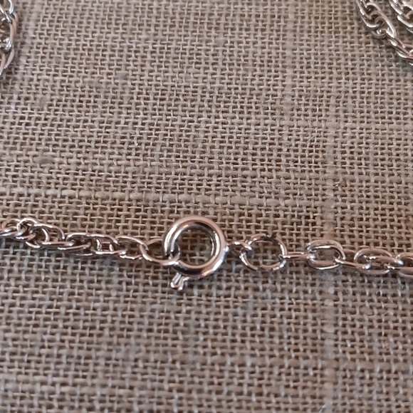 Vintage Silver Tone Etched Rose Locket Necklace 24" Long - Picture 5 of 7